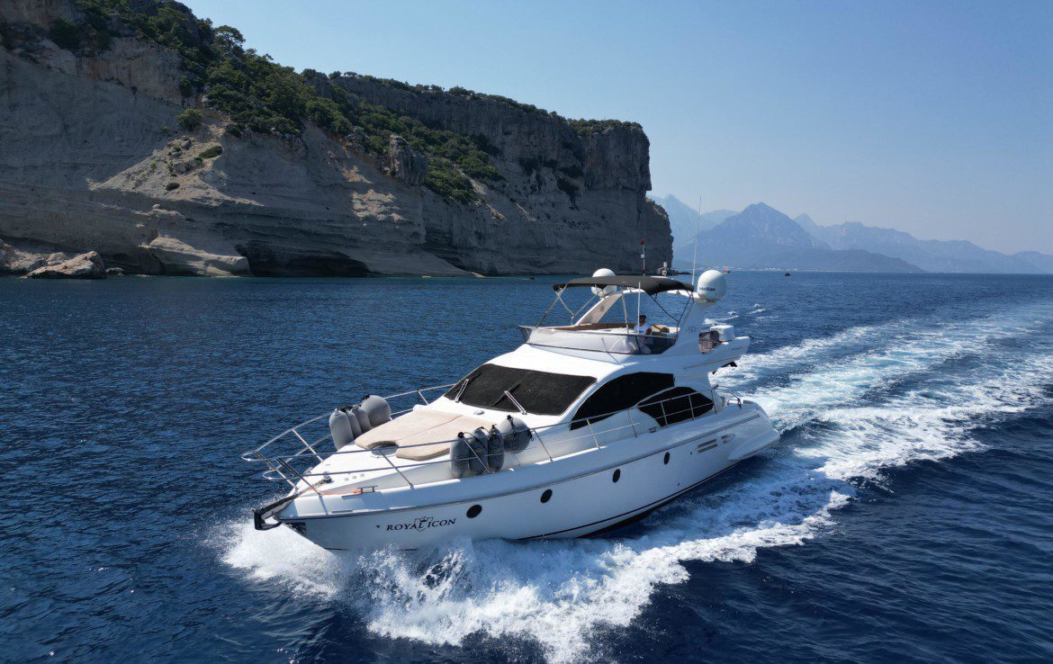 Kemer Yacht Rental 17m Azimut 50 Fly
